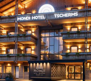 MONDI Hotel Tscherms Aussenansicht